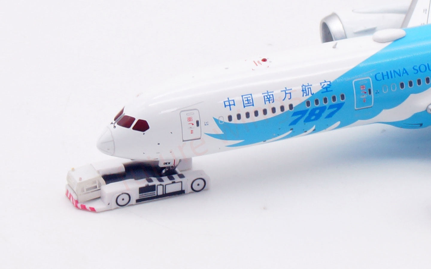 1:400 Aviation400 China Southern Airlines B787-9 B-20EW Free Tractor +Stand