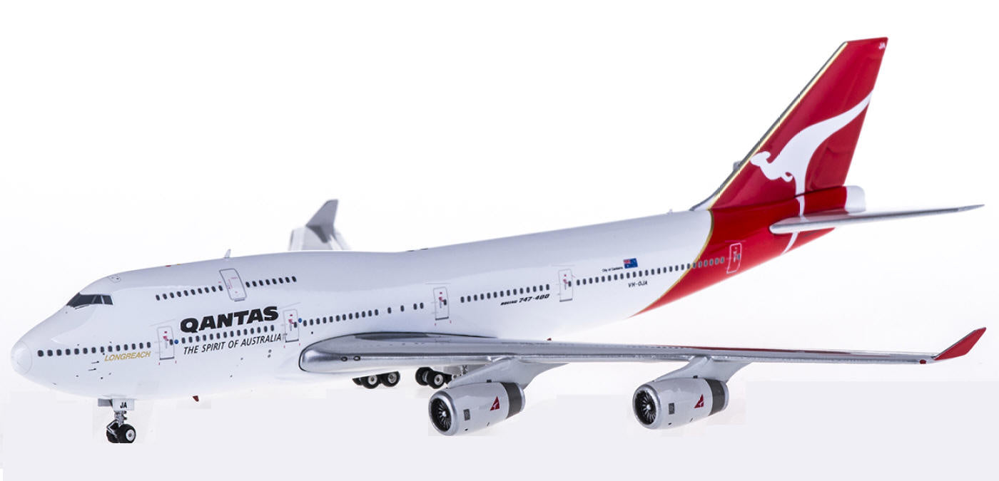 1:400 Phoenix PH11109 Qantas Airways Boeing 747-400 VH-OJA+Free Tractor
