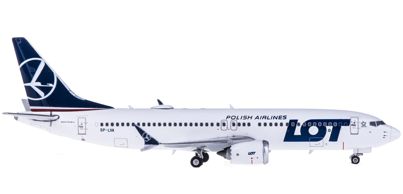 1:400 Phoenix PH11488 LOT Boeing 737 MAX 8 SP-LVA+Free Tractor