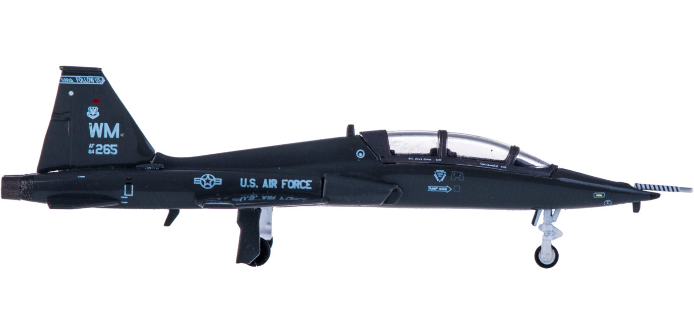 1:200 Hogan Wings HG7334 USAF Northrop T-38A 509th Bomb Wing Sep 2