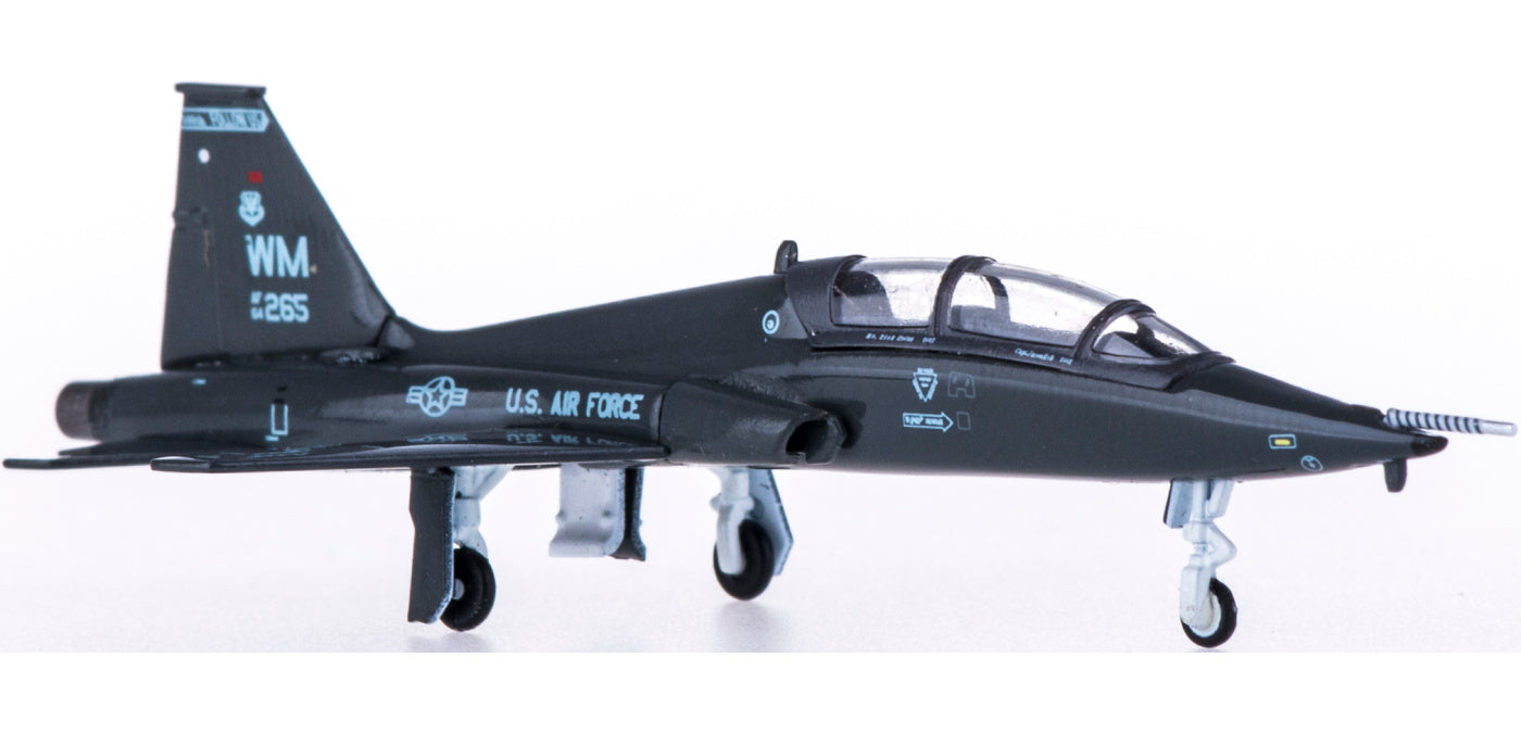 1:200 Hogan Wings HG7334 USAF Northrop T-38A 509th Bomb Wing Sep 2