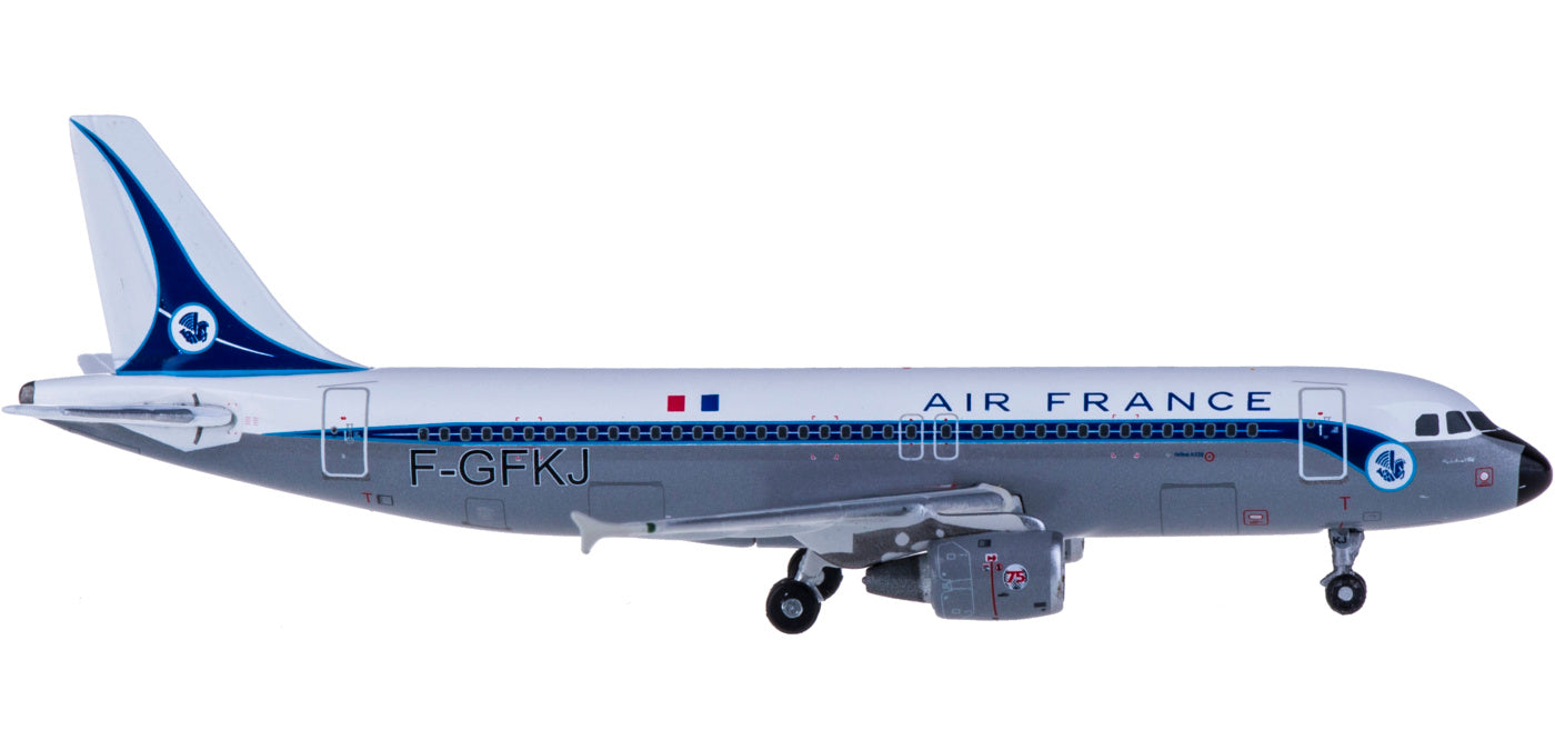 (Rare)1:400 Phoenix PH10353 Air France Airbus A320 F-GFKJ+Free Tractor