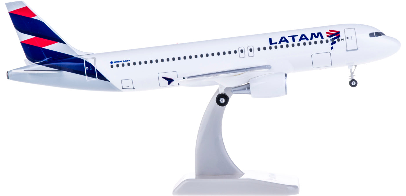 1:200 Hogan Wings HG10758GR LATAM Airbus A320