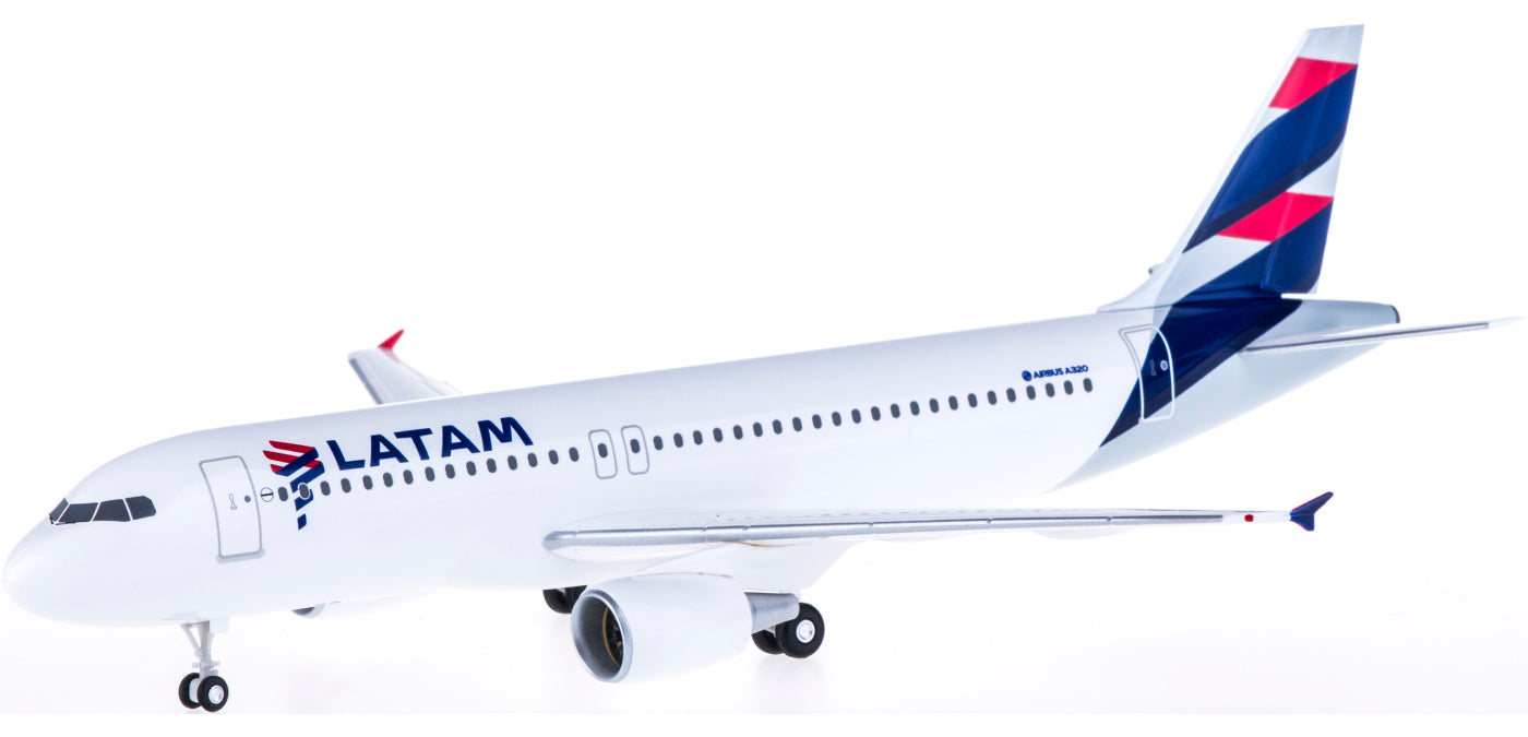 1:200 Hogan Wings HG10758GR LATAM Airbus A320