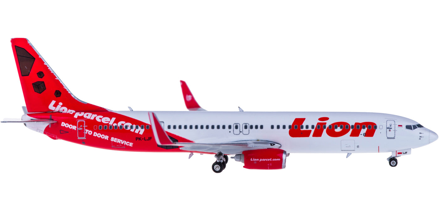 1:400 Phoenix PH04220 Icelandair Boeing 737 MAX 8 TF-ICU+Free Tractor