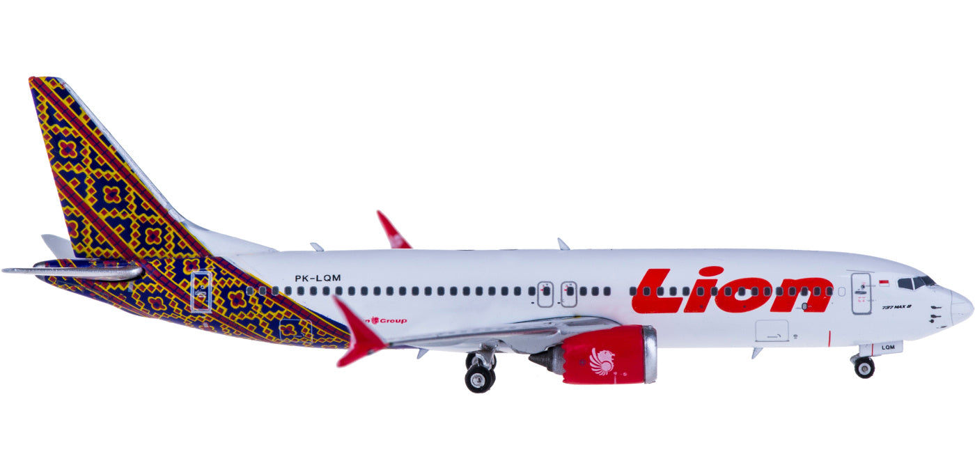 1:400 Phoenix PH11493 Lion Air Boeing 737 MAX 8 PK-LQM+Free Tractor