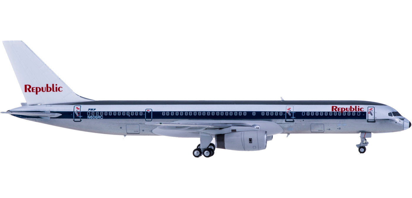1:400 NG Models NG53037 Republic Airlines Boeing 757-200 N606RC+Freee Tractor