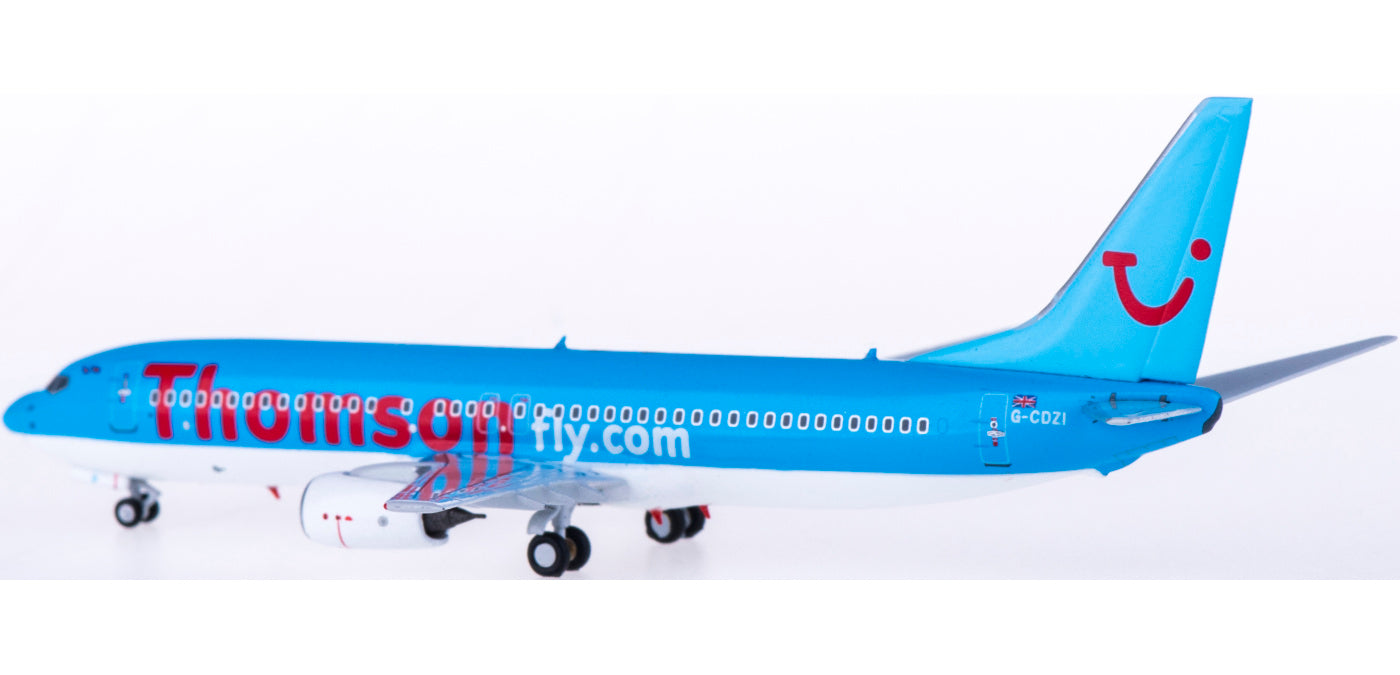 1:400 NG Models NG58007 Thomson Airways Boeing 737-800 G-CDZI+Freee Tractor