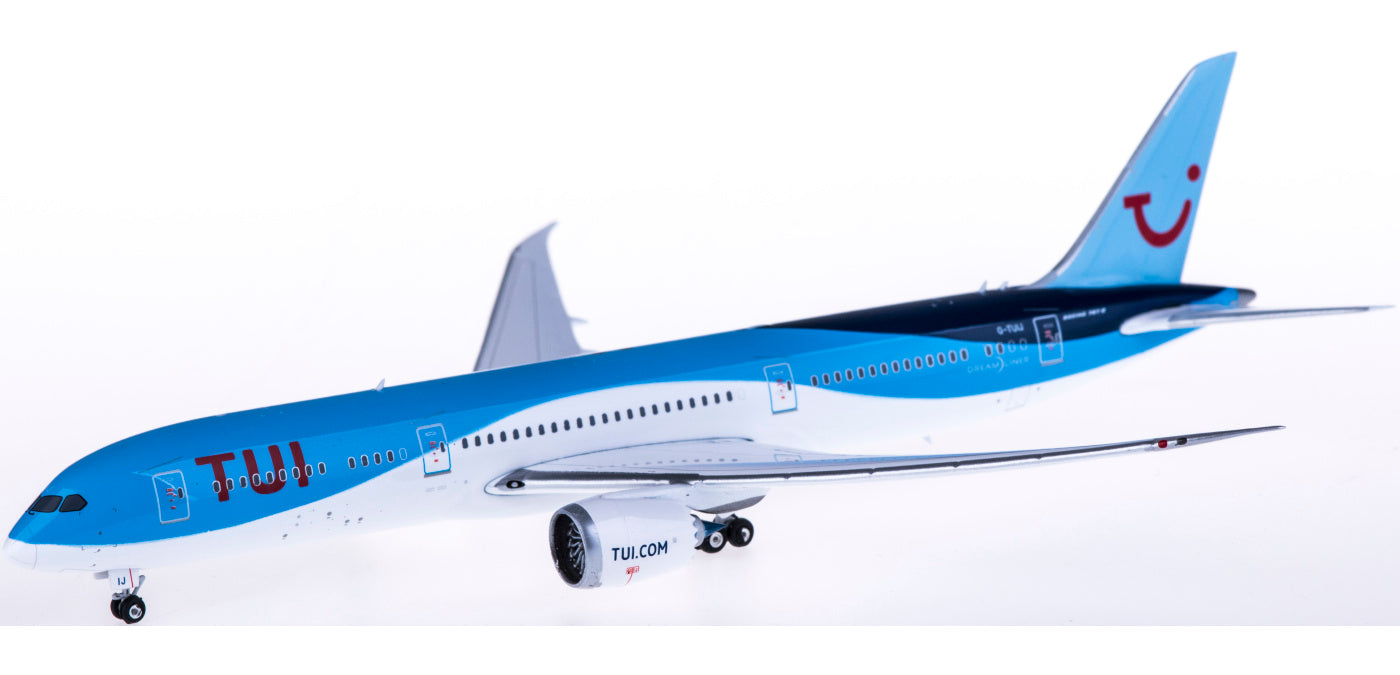 1:400 Phoenix PH11331 TUI Airways Boeing 787-9 G-TUIJ+Free Tractor