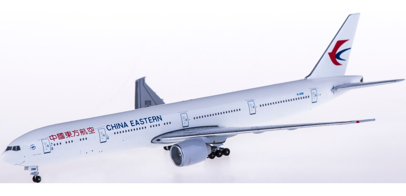 (Rare)1:500 AeroClassics AC5B2001 China Eastern Boeing 777-300ER B-2001+Free Tractor