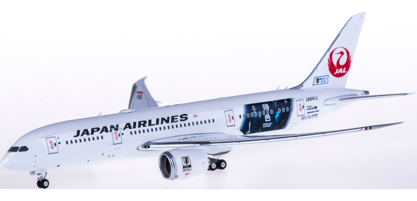 1:400 Phoenix PH04251 Japan Airlines Boeing 787-8 JA841J Free Tractor+Stand