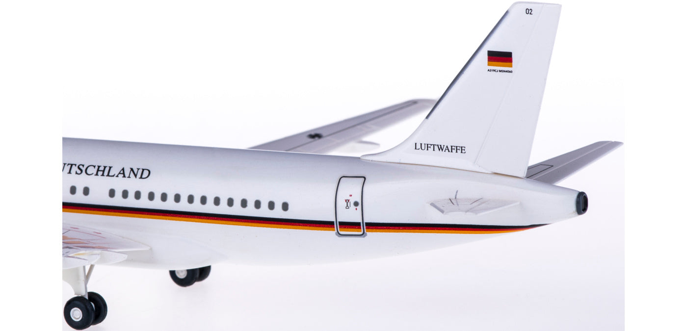 1:200 Hogan Wings Luftwaffe Airbus A319 15 02