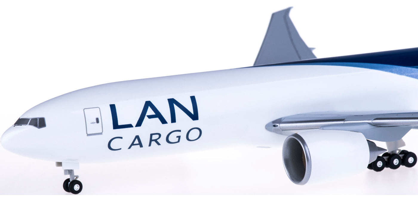 1:200 Hogan Wings HG1769 LAN Airlines Boeing 787-8 Cargo