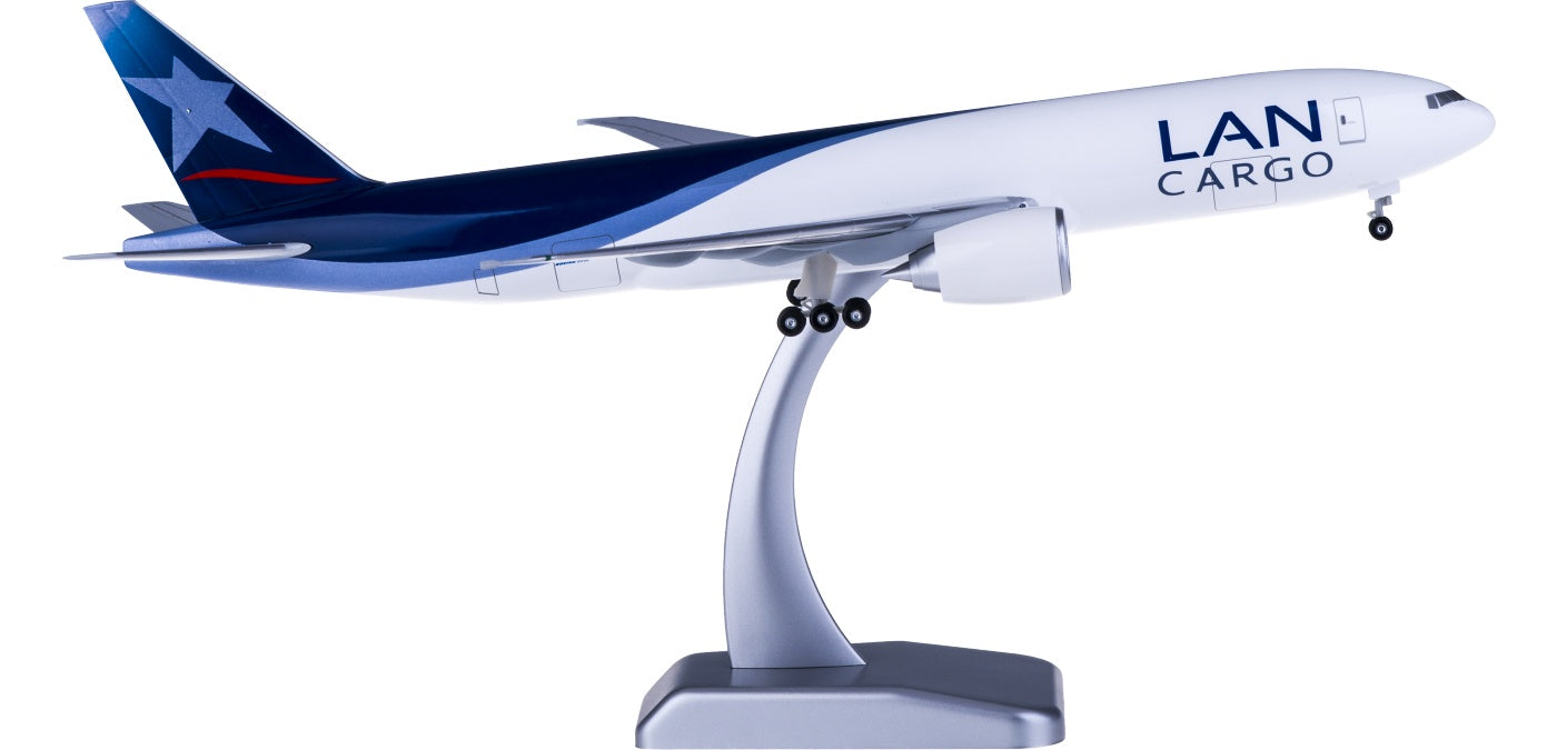 1:200 Hogan Wings HG2506GR LAN Airlines Boeing 777-200F Cargo