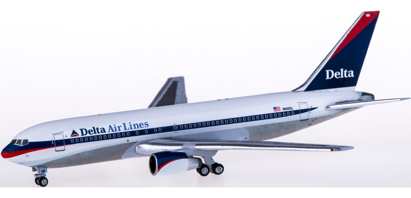 (Rare)1:400 AeroClassics AC419583 Delta Air Lines Boeing 767-200 N110DL+Free Tractor