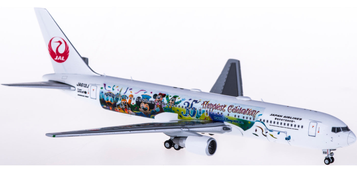 1:400 JC Wings EW4763001 Japan Airlines Boeing 767-300ER JA612J Aircraft Model Free Tractor+Stand