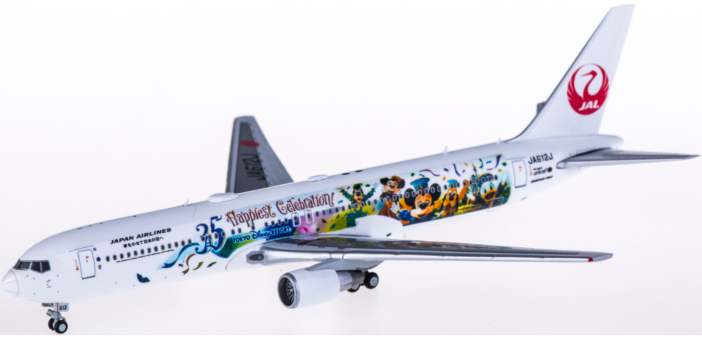 1:400 JC Wings EW4763001 Japan Airlines Boeing 767-300ER JA612J Aircraft Model Free Tractor+Stand