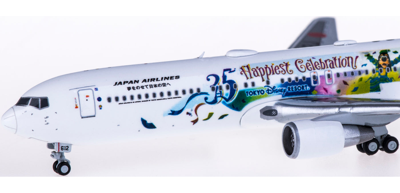 1:400 JC Wings EW4763001 Japan Airlines Boeing 767-300ER JA612J Aircraft Model Free Tractor+Stand