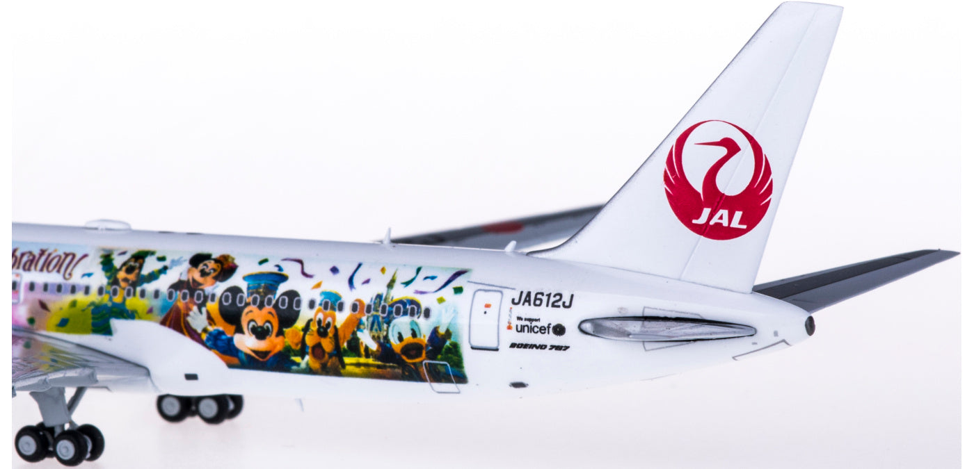 1:400 JC Wings EW4763001 Japan Airlines Boeing 767-300ER JA612J Aircraft Model Free Tractor+Stand