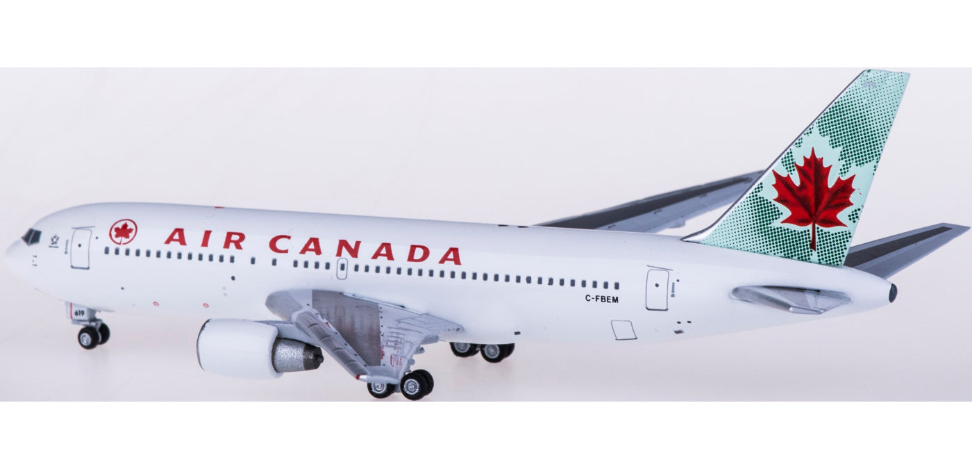(Rare)1:400 AeroClassics AC419647 Air Canada Boeing 767-200 C-FBEM+Free Tractor