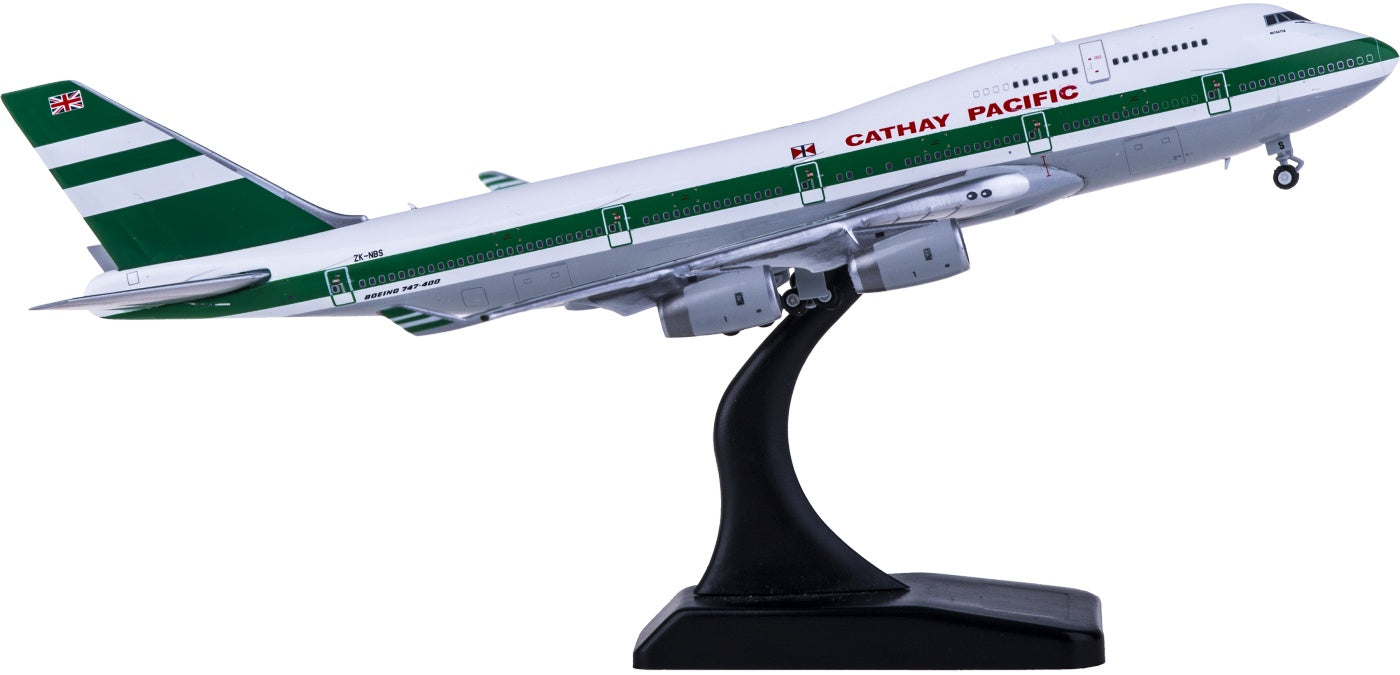 1:400 Kai Tak Wings KTW4744001 Cathay Pacific Boeing 747-400 ZK-NBS Aircraft Model+Free Tractor