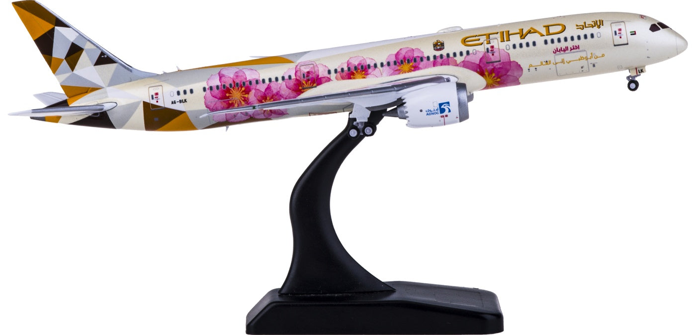 1:400 JC Wings XX4218 Etihad Airways Boeing 787-9 Dreamliner A6-BLK Free Tractor+Stand