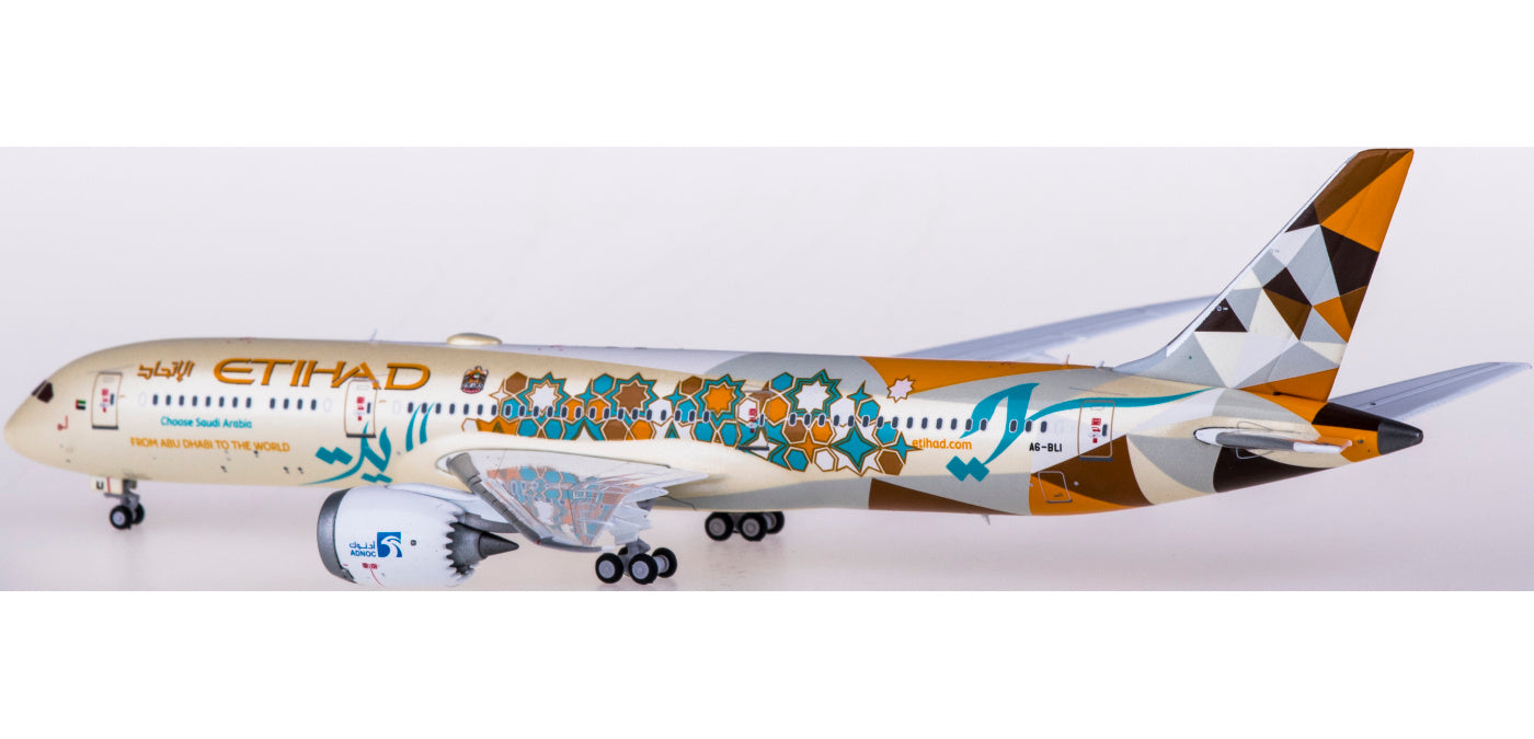 1:400 JC Wings XX4212 Etihad Airways Boeing 787-9 Dreamliner A6-BLI Free Tractor+Stand