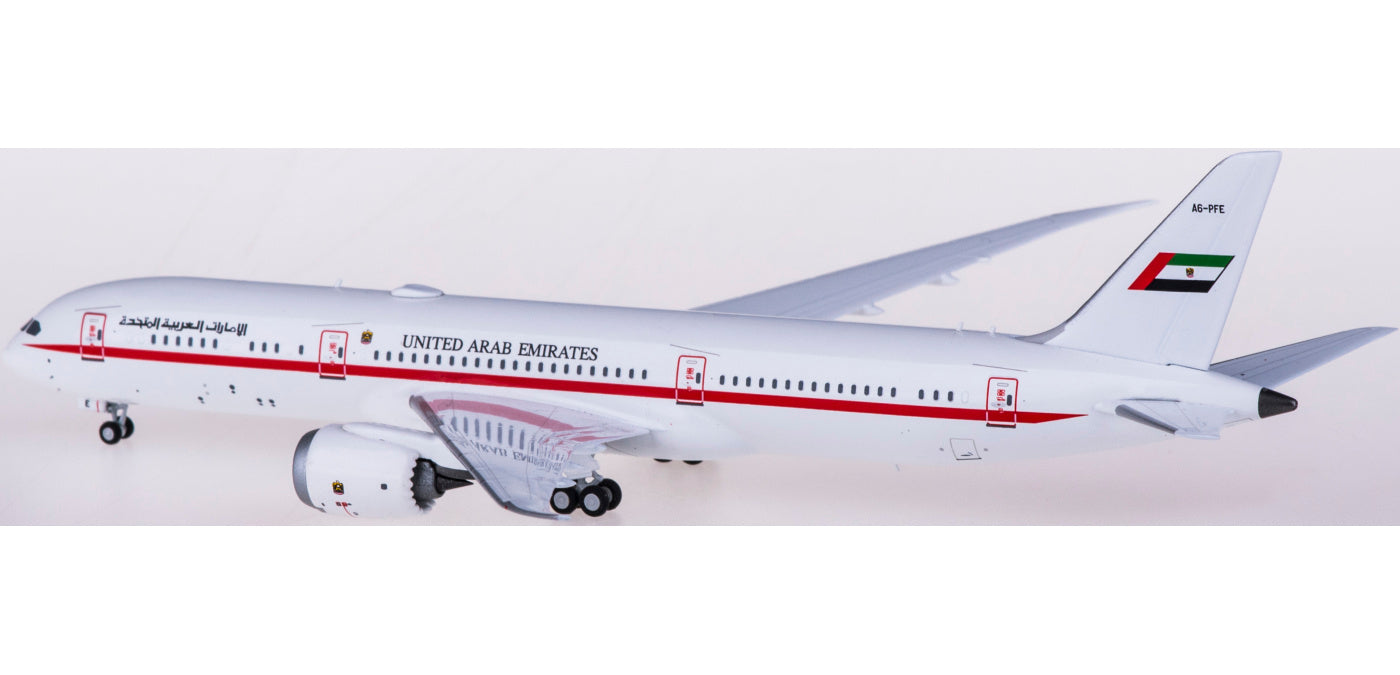 1:400 NG Models NG55042 UAE Presidential Flight Boeing 787-9 A6-PFE+Free Tractor