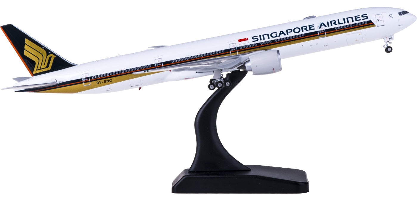 1:400 Phoenix PH04330 Singapore Airlines Boeing 777-300ER 9V-SNC Free Tractor+Stand
