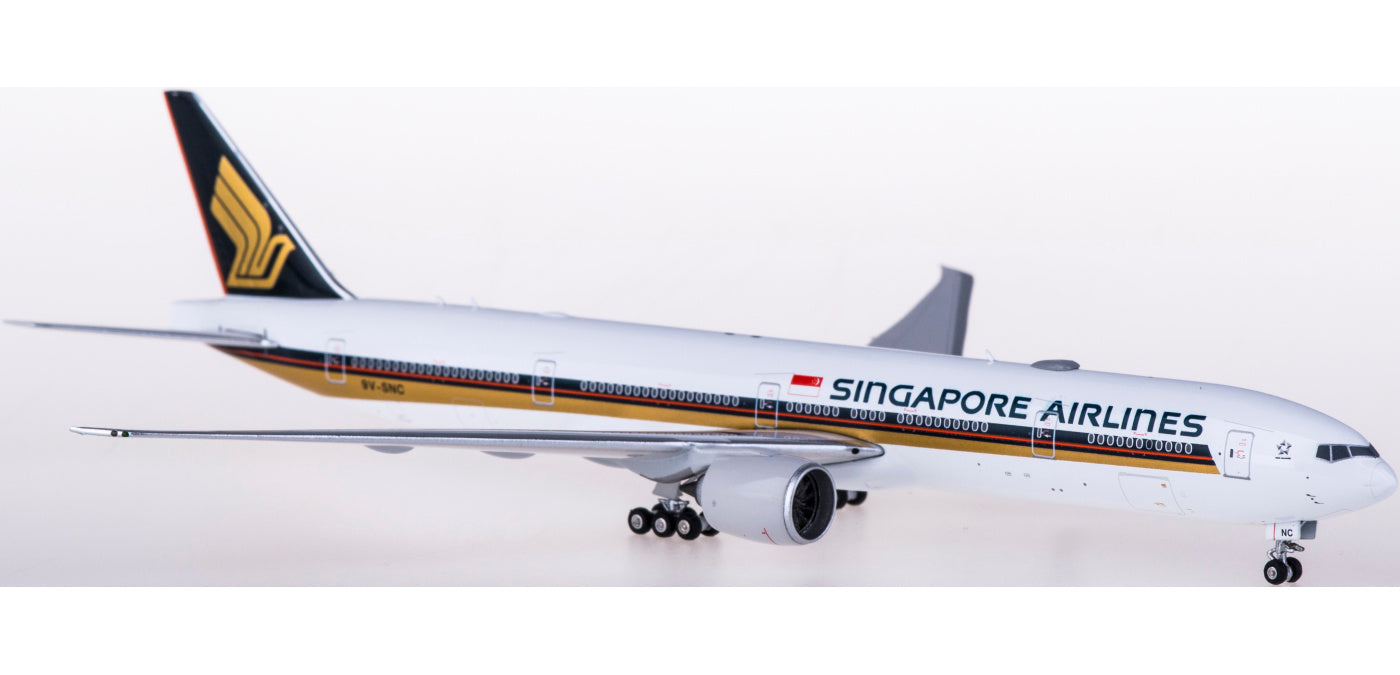 1:400 Phoenix PH04330 Singapore Airlines Boeing 777-300ER 9V-SNC Free Tractor+Stand