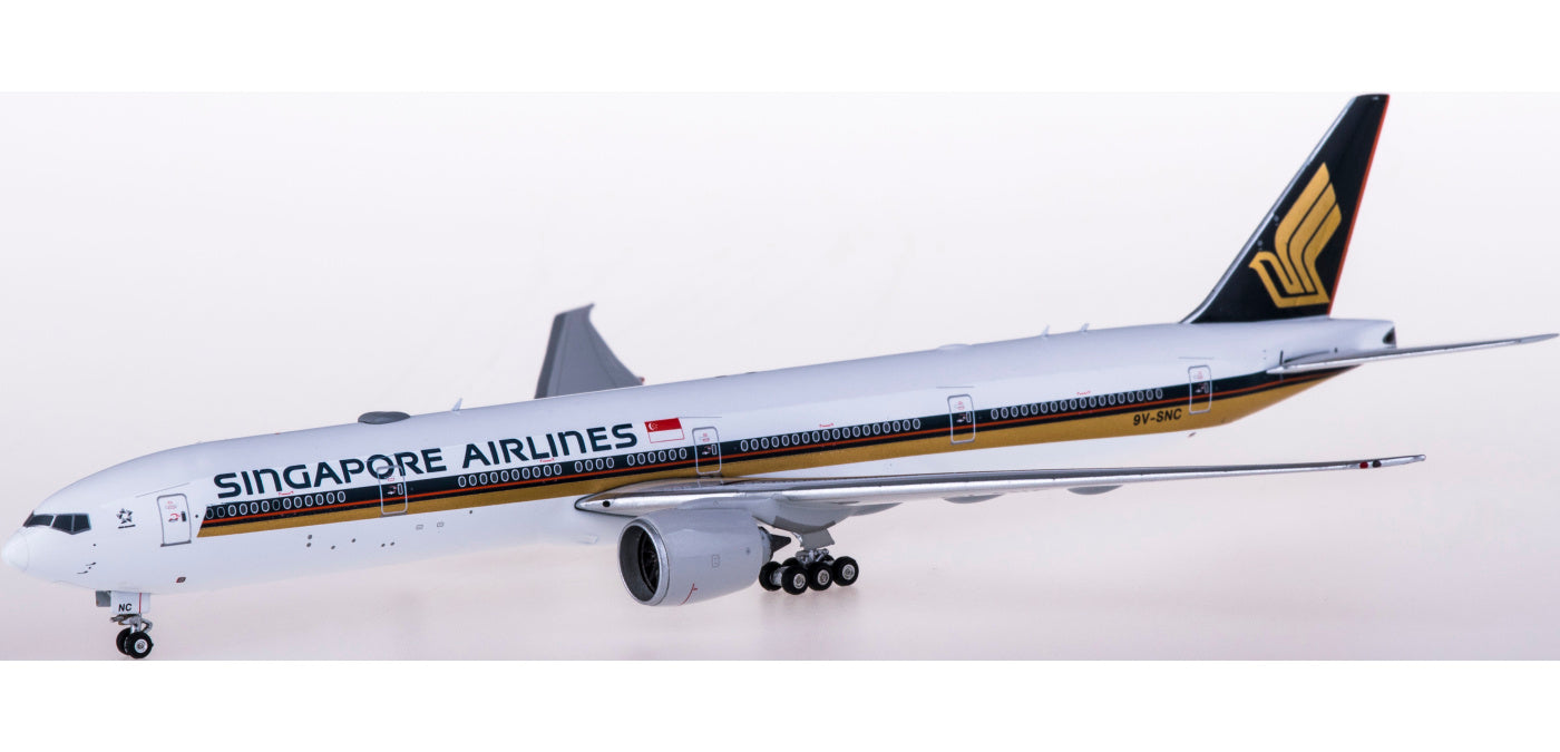 1:400 Phoenix PH04330 Singapore Airlines Boeing 777-300ER 9V-SNC Free Tractor+Stand