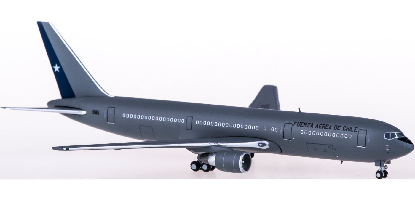 1:400 JC Wings LH4166 Chilean Air Force Boeing 767-300ER 985 Free Tractor+Stand