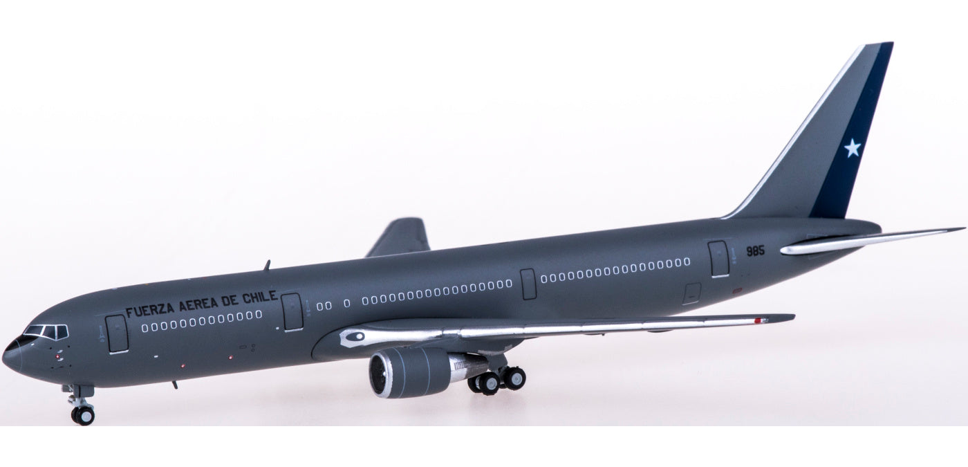 1:400 JC Wings LH4166 Chilean Air Force Boeing 767-300ER 985 Free Tractor+Stand