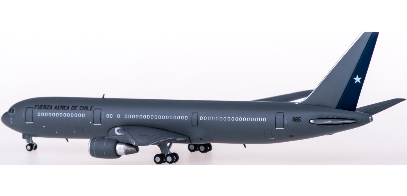 1:400 JC Wings LH4166 Chilean Air Force Boeing 767-300ER 985 Free Tractor+Stand