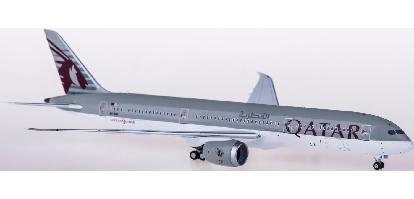 1:400 NG Models NG55050 Qatar Airways Boeing 787-9 Dreamliner A7-BHG+Free Tractor