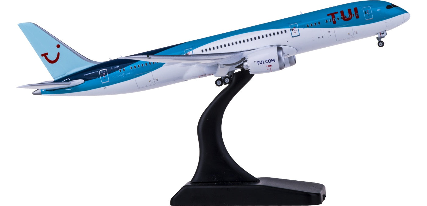 1:400 Geminijets GJTOM1937 TUI Airways Boeing 787-9 G-TUIM Free Tractor+Stand