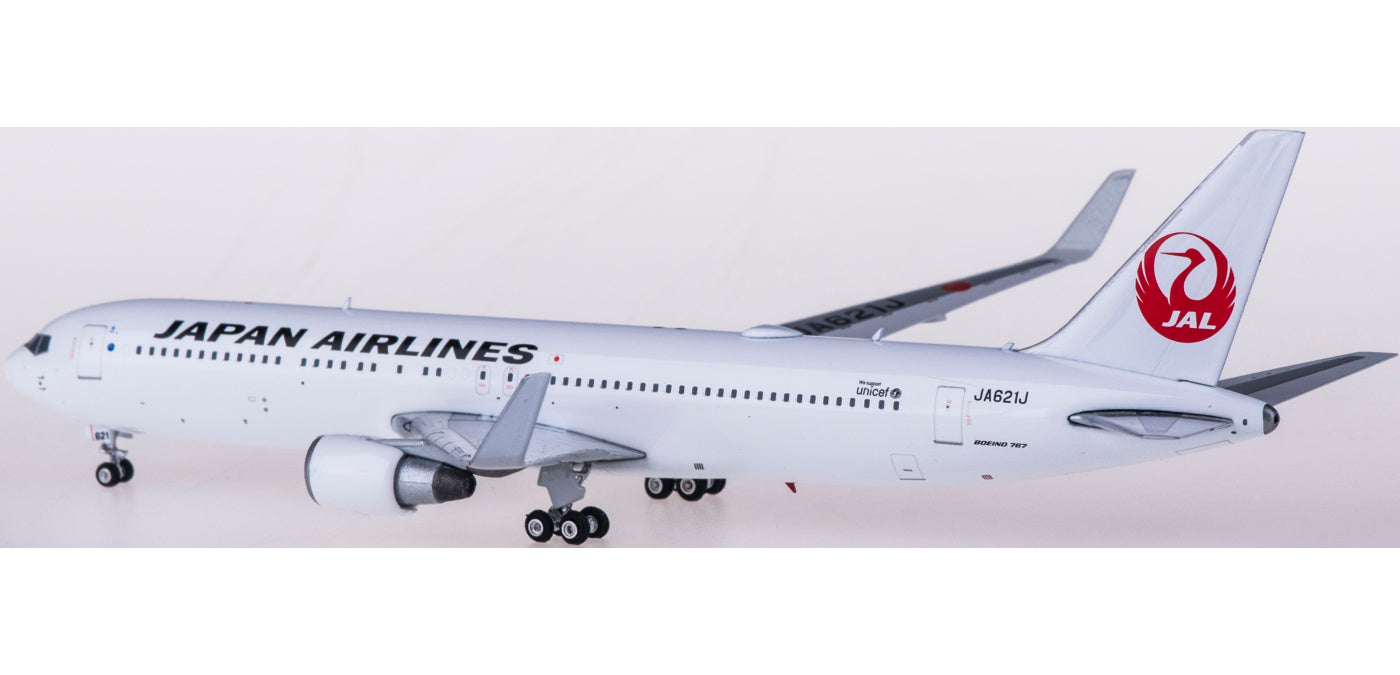 1:400 Phoenix PH04346 Japan Airlines Boeing 767-300ER JA621J Free Tractor+Stand