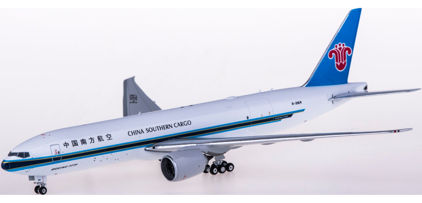 1:400 Phoenix PH11636 China Southern Cargo Boeing 777-200F B-20EM Free Tractor+Stand