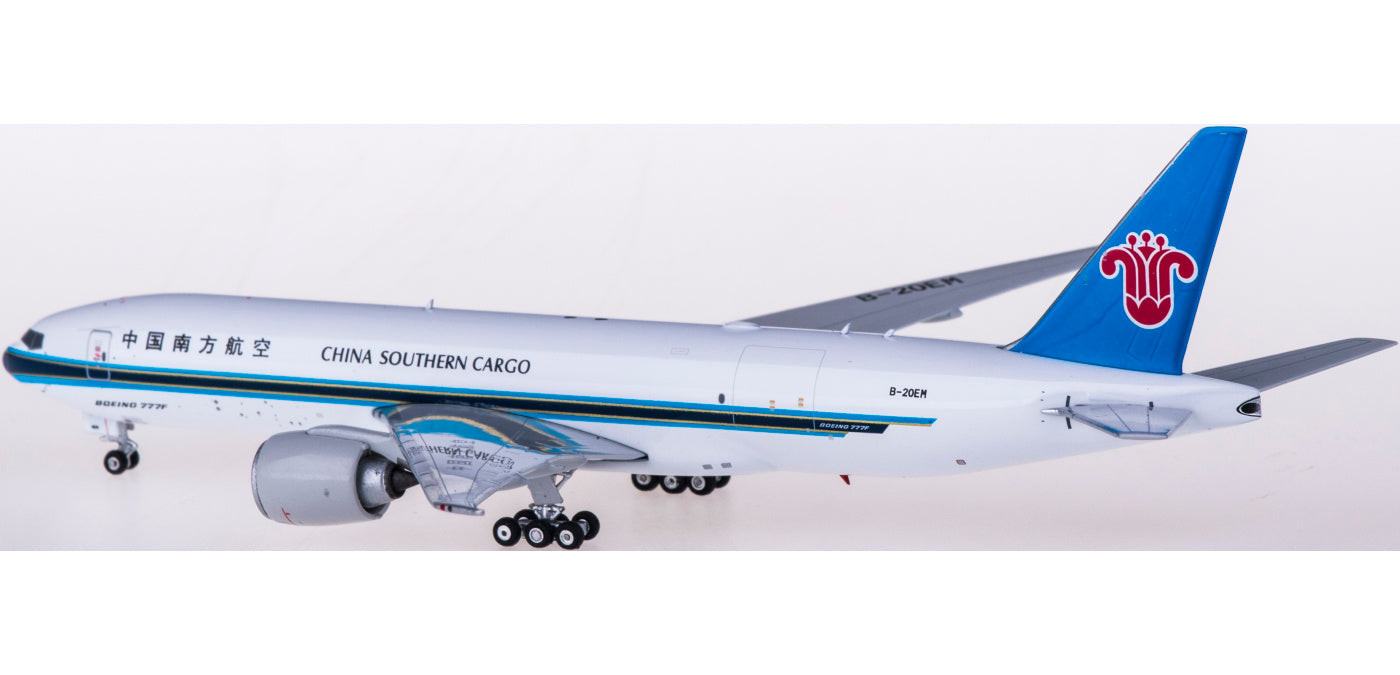 1:400 Phoenix PH11636 China Southern Cargo Boeing 777-200F B-20EM Free Tractor+Stand