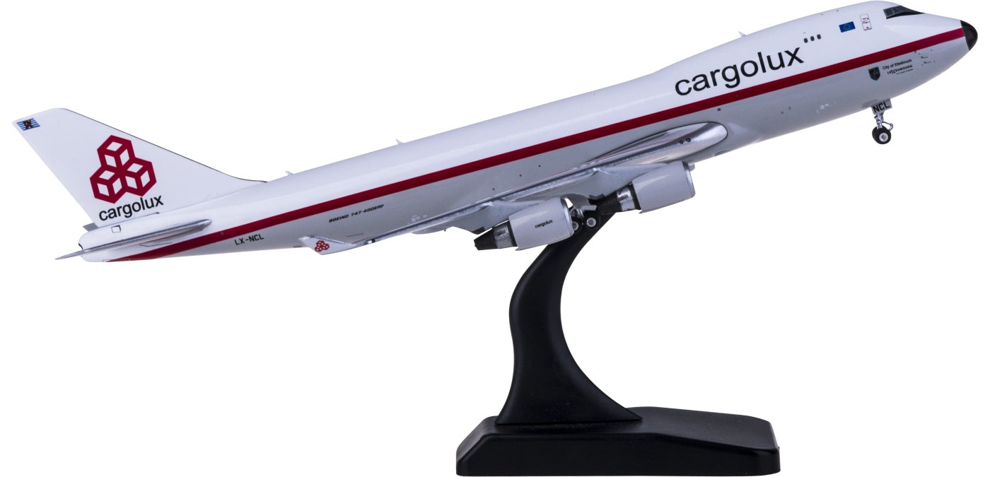 1:400 Phoenix PH11637 Cargolux Cargo Boeing 747-400F LX-NCL Free Tractor+Stand