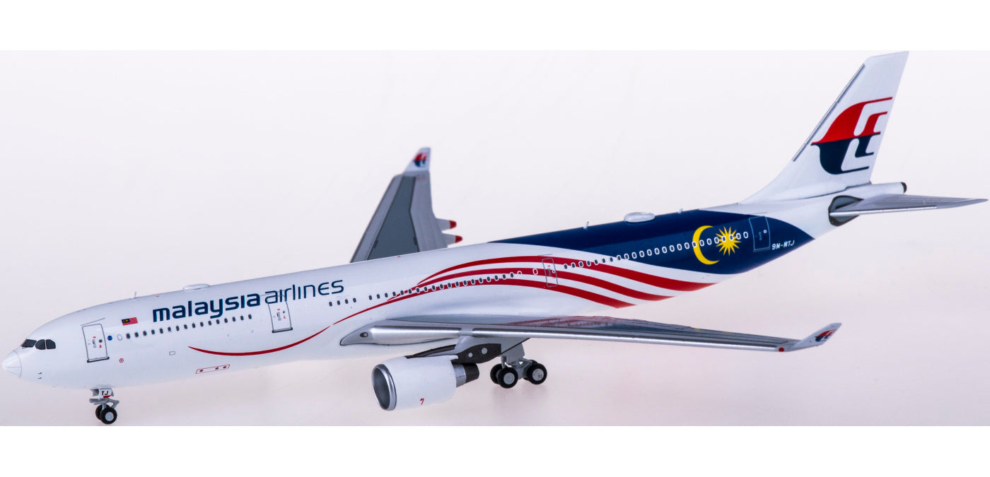 1:400 NG Models NG62015 Malaysia Airlines Airbus A330-300 9M-MTJ+Free Tractor
