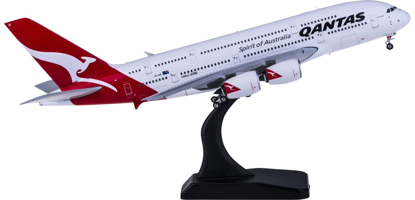 1:400 Phoenix PH04354 Qantas Airways Airbus A380 VH-OQI Free Tractor+Stand