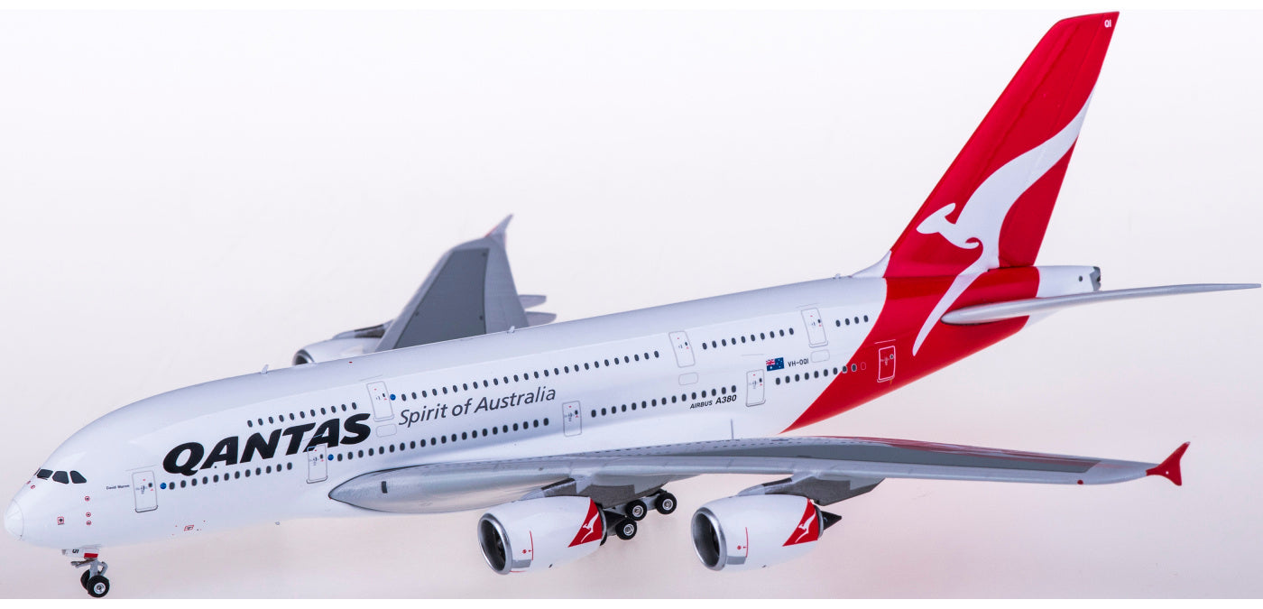 1:400 Phoenix PH04354 Qantas Airways Airbus A380 VH-OQI Free Tractor+Stand
