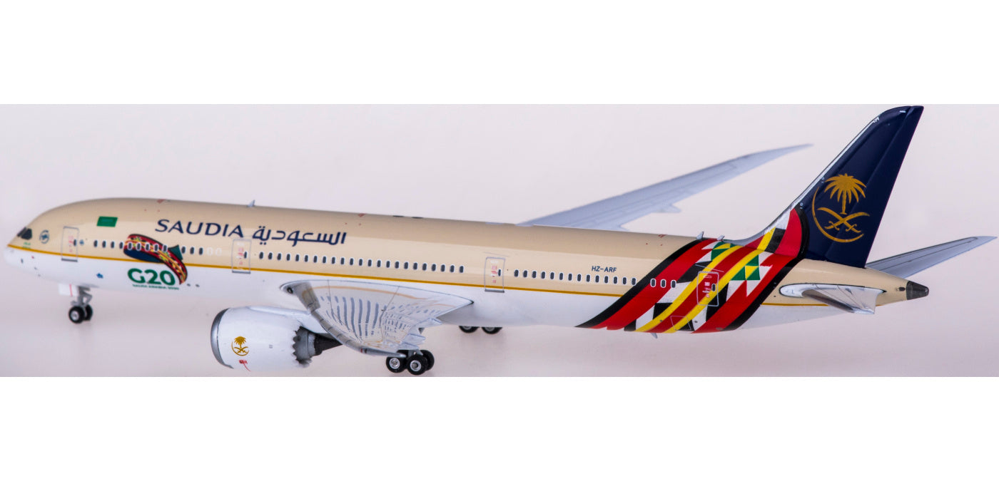 1:400 Phoenix PH04362 Saudia Boeing 787-9 HZ-ARF G20 Free Tractor+Stand