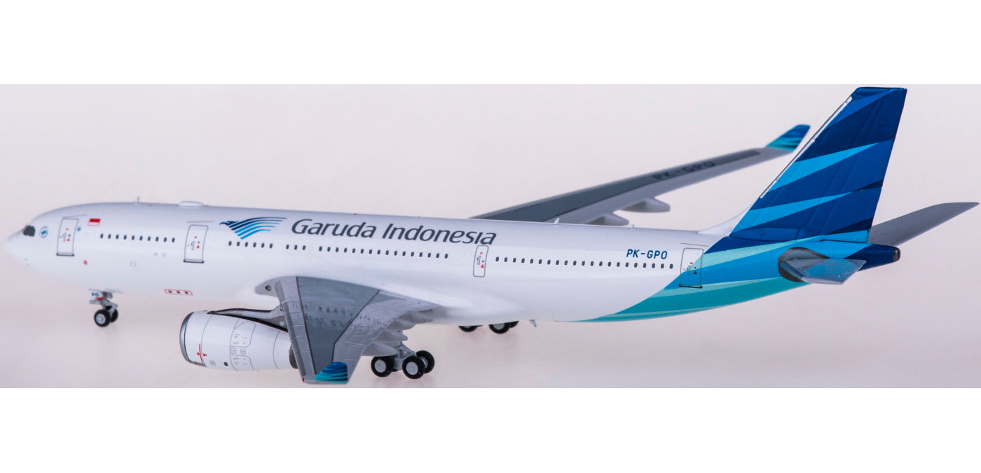 1:400 NG Models NG61025 Garuda Indonesia Airbus A330-200 PK-GPO+Free Tractor