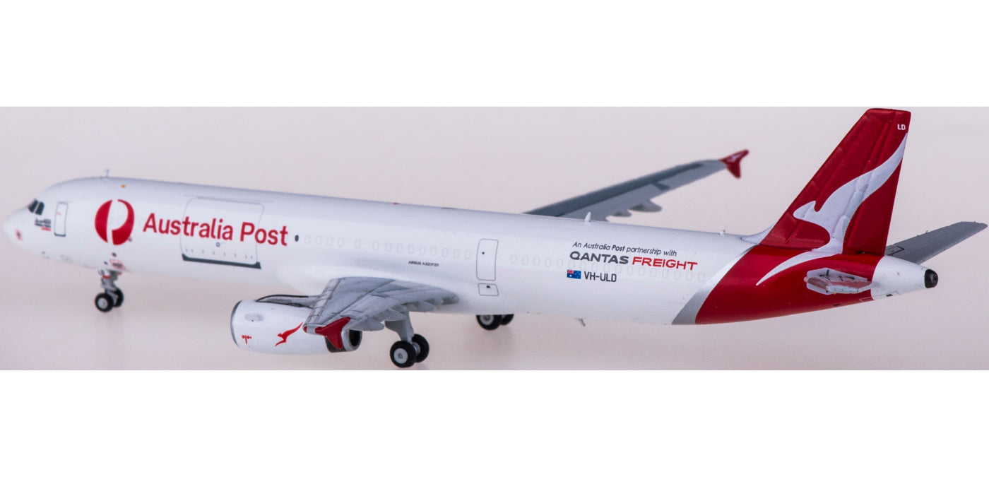 1:400 NG Models NG13022 Qantas Freight Airbus A321P2F VH-ULD +Free Tractor
