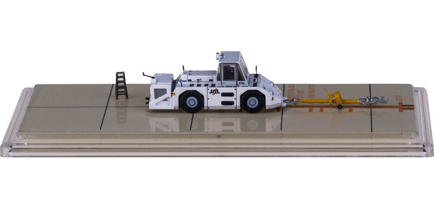 1:200 JC Wings GSE2WT250E03 Japan Airlines Komatsu WT250EAirport Tractor turck