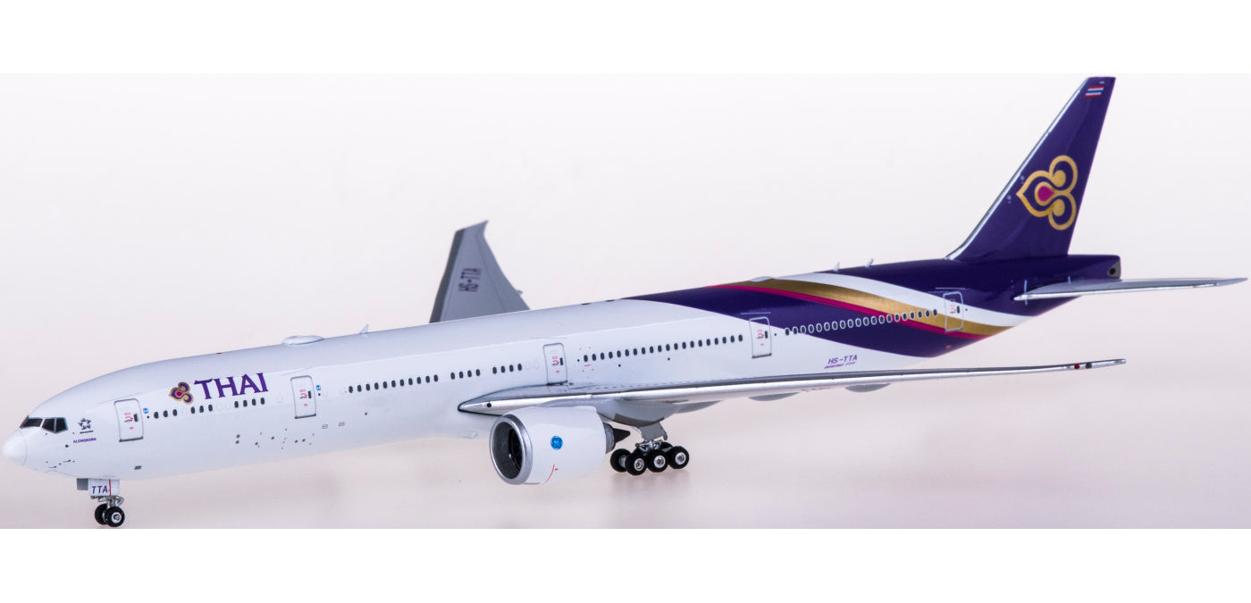 1:400 Phoenix PH11679 Thai Airways Boeing 777-300ER HS-TTA+Free Tractor