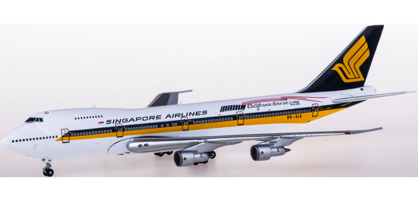 1:400 JC Wings EW4742001 Singapore Airlines Boeing 747-200 9V-SIA+Free Tractor
