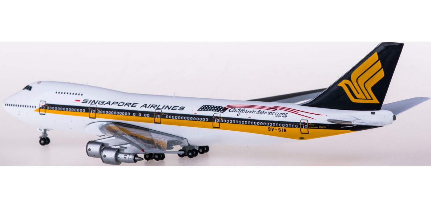1:400 JC Wings EW4742001 Singapore Airlines Boeing 747-200 9V-SIA+Free Tractor